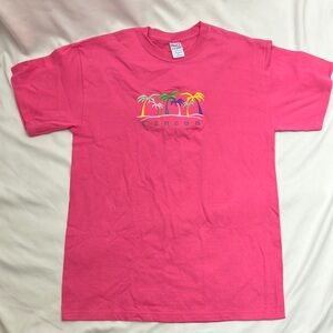 Bubble gum pink Cancun graphic tee shirt size medium